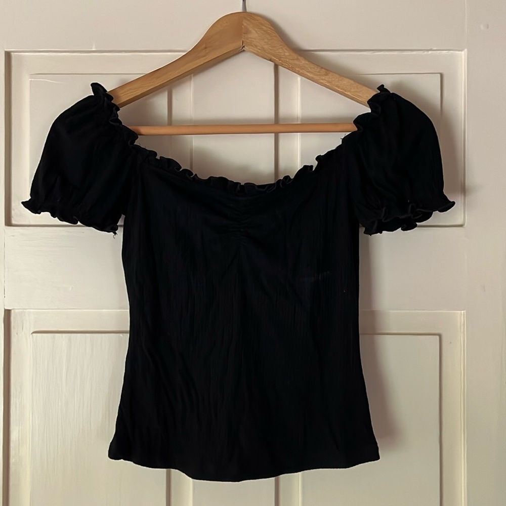 Black ruffle trim top NWT